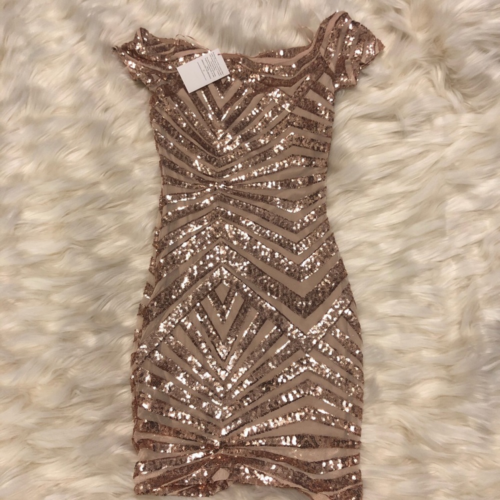 Sparkly dress 🎉
